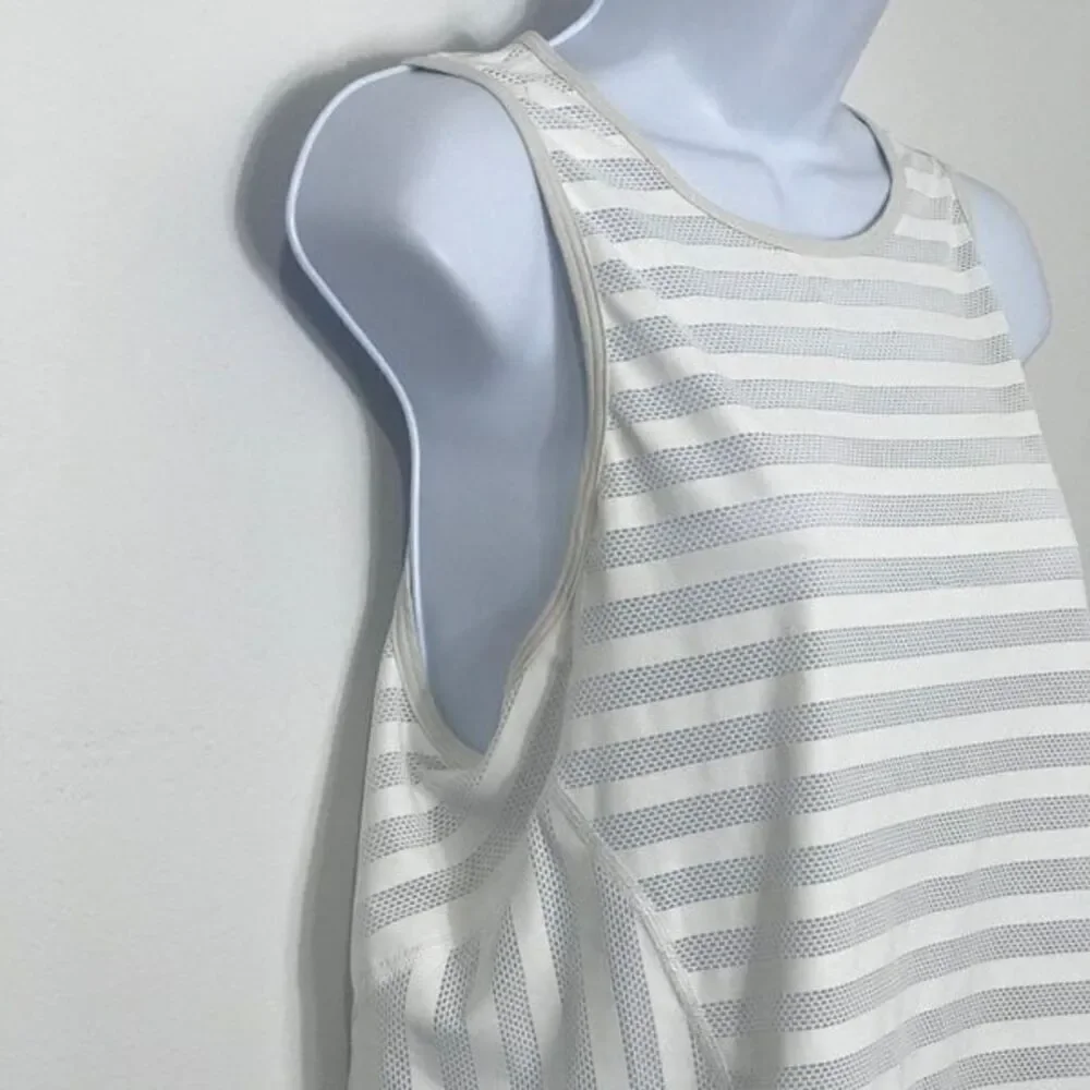 lululemon athletica preowned 0639 excellent